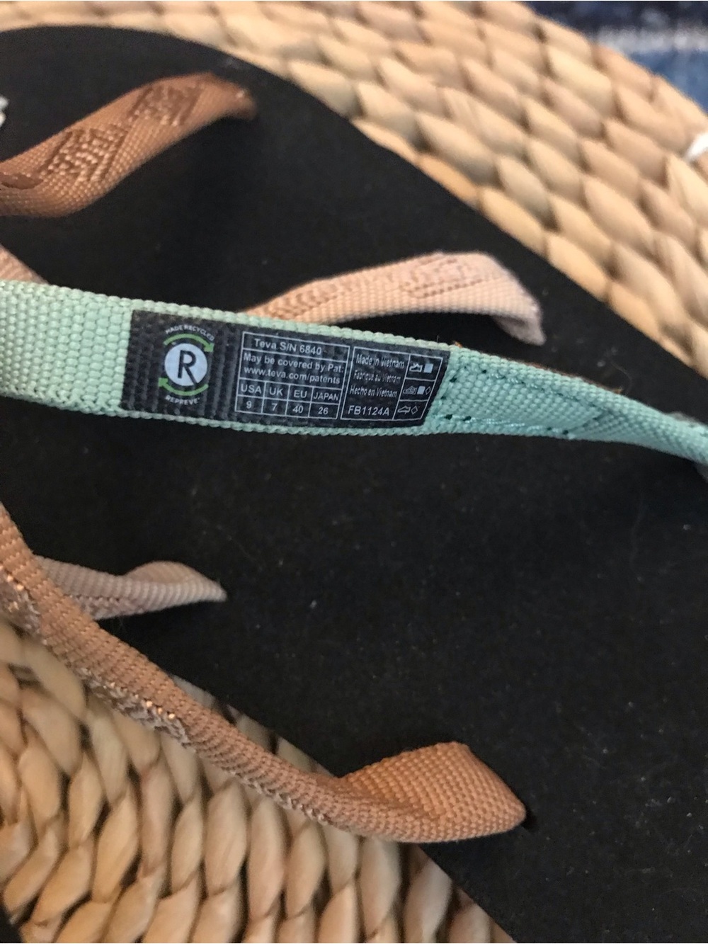 Teva Olowahu Sandals w/ Green & Tan Straps - Picture 7 of 7